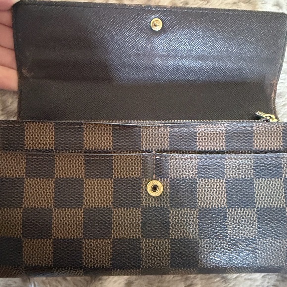 🖤🤎Louis Vuitton Damier Sarah Wallet🖤🤎 - Picture 8 of 9